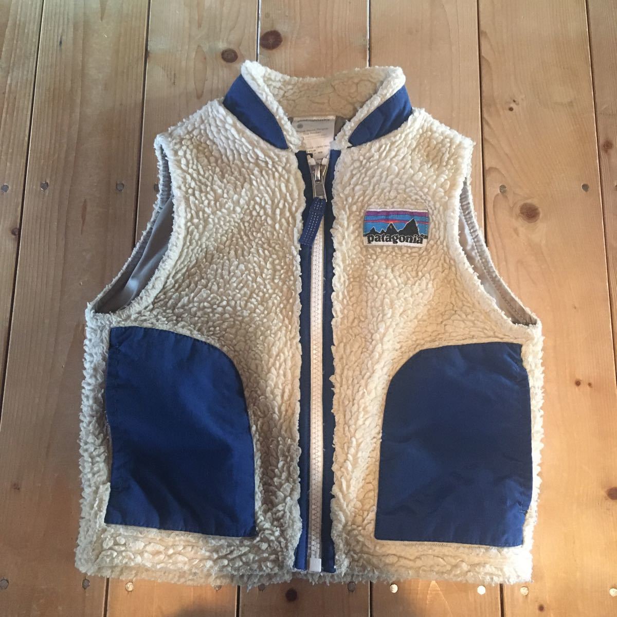 【最新作，セール】 patagonia パタゴニア フリースベスト ボアベスト レトロX パタゴニアキッズ ビンテージ 2011年製(子ども用)｜売買されたオークション情報、yahooの商品情報をアーカイブ公開 - オークファン 子ども用