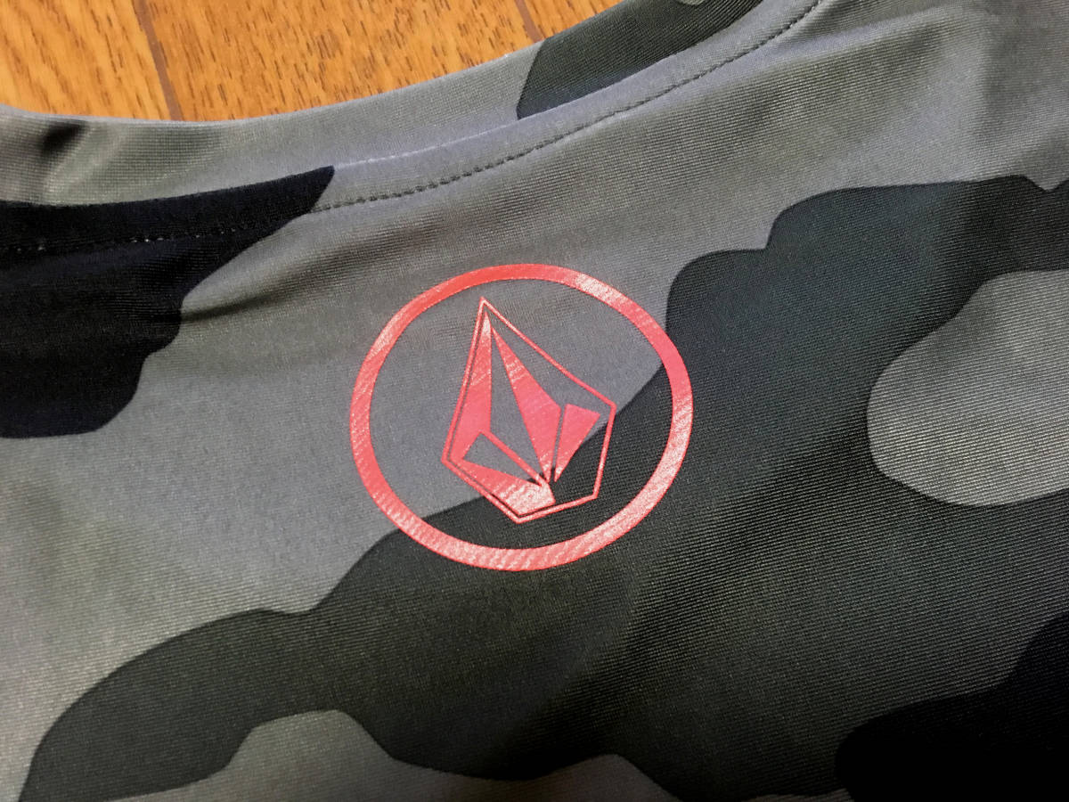 ボルコム（袖の長さ半袖）（カジュアルシャツ｜トップス volcom 半袖 SS メンズ NOZAKA 半袖シャツ（サイズ（S&frasl;M&frasl;L）M）（トップス｜メンズ volcom（Tシャツ&frasl;カットソー(半袖&frasl;袖なし)）のフリマアイテム一覧 ボルコム VOLCOM シャツ AOP VSH261001 半袖シャツ（トップス｜メンズファッション）の通販 SHIRT VST261011