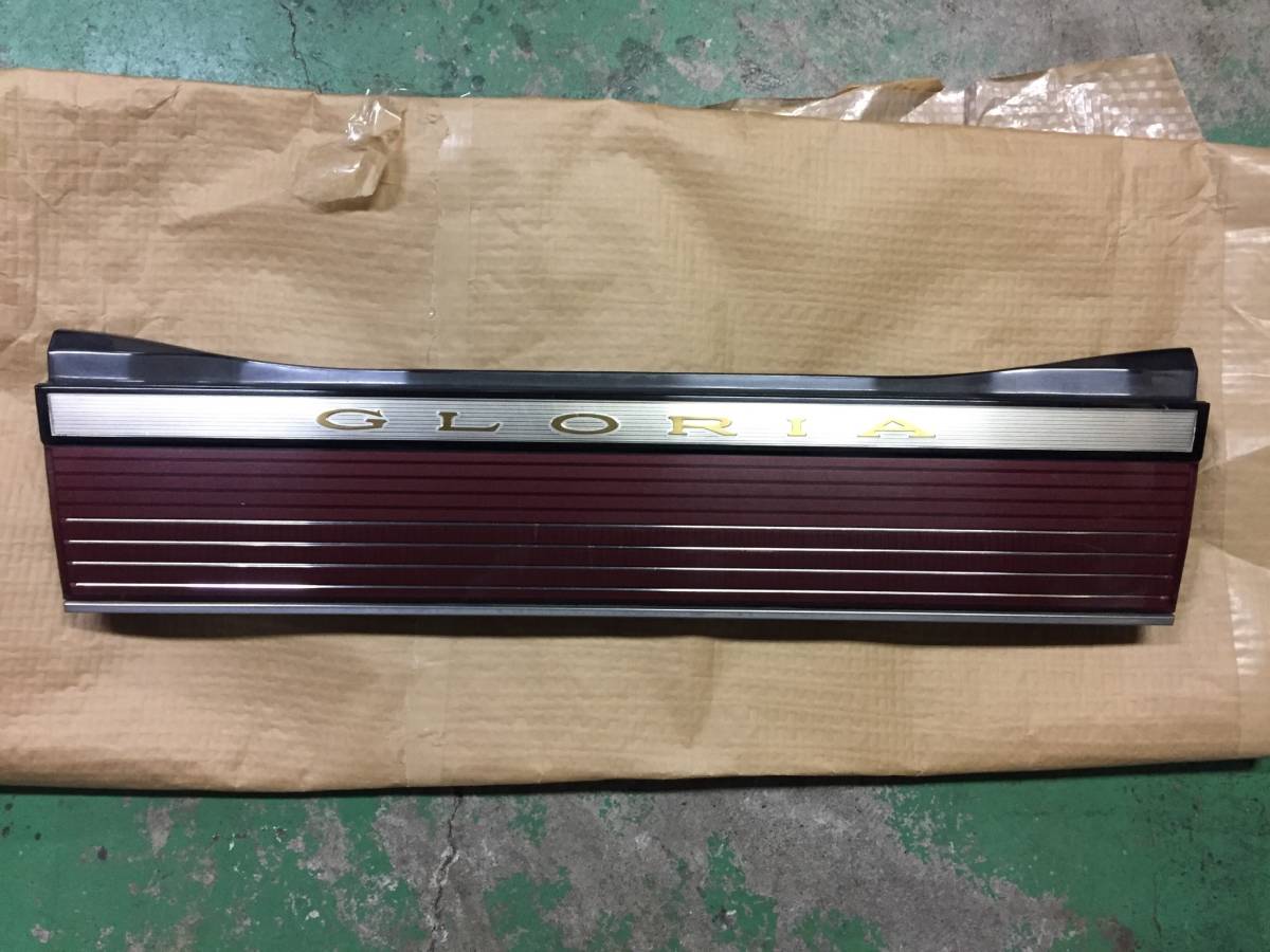 Y30 日産 グロリア テール ガーニッシュ PY30 セドリック グロリア 142 