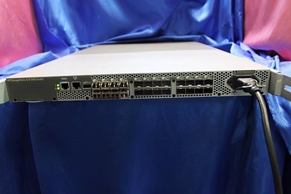 HP/Hewlett-Packard SANスイッチ 8/8 Base AM866B/　年式不明　46-15Y Switch SAN HPE Active) 8G 48-port&frasl;24-port