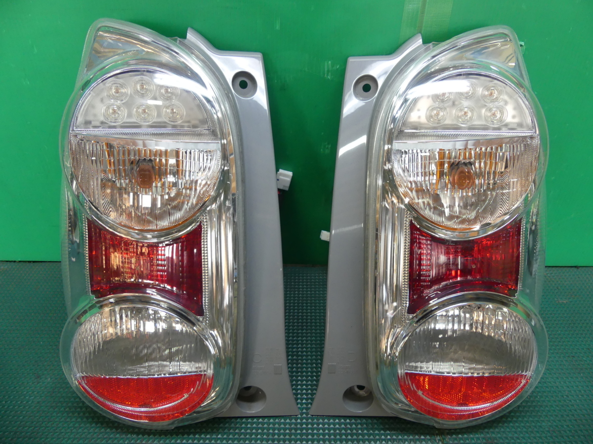 パッソ プラスハナ KGC30 純正 テールランプセット LED レンズ 左右 +