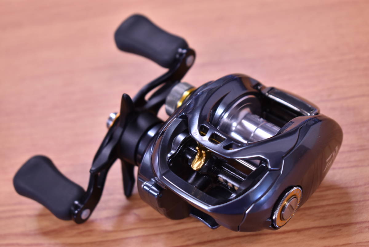 タトゥーラ ダイワ SV 20タトゥーラSV TW人気のDAIWAタトゥーラシリーズが3年ぶりにフル 右巻き - TW TW(リール)｜DAIWA | TWS ベイトリール TATULA 1｜Yahoo!フリマ（旧PayPayフリマ） ギア比8
