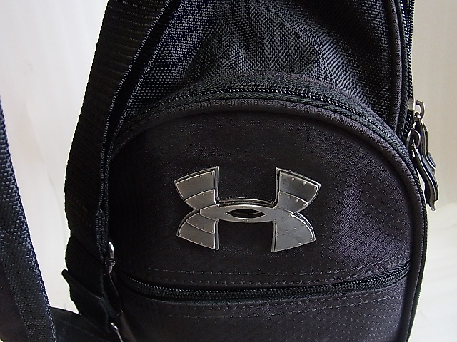 ☆UNDER　ARMOUR　アンダーアーマー　8.5型　スタンドBAG　黒Xグレー☆ アンダーアーマー UA UNDER ストーム ゴルフ 8分の通販