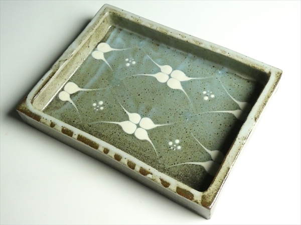 益子焼 白掛梅文角皿 未使用品 | coshiki 「神谷正一」