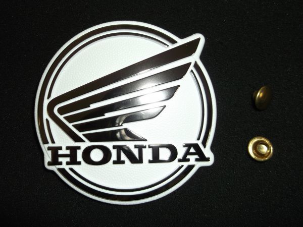 C90 スーパーカブ 純正 レッグシールドエンブレム 3点 リベット Mh138 白色 フロント カバー Honda ウイングマーク シャリー ハミング Gac フロント 売買されたオークション情報 Yahooの商品情報をアーカイブ公開 オークファン Aucfan Com