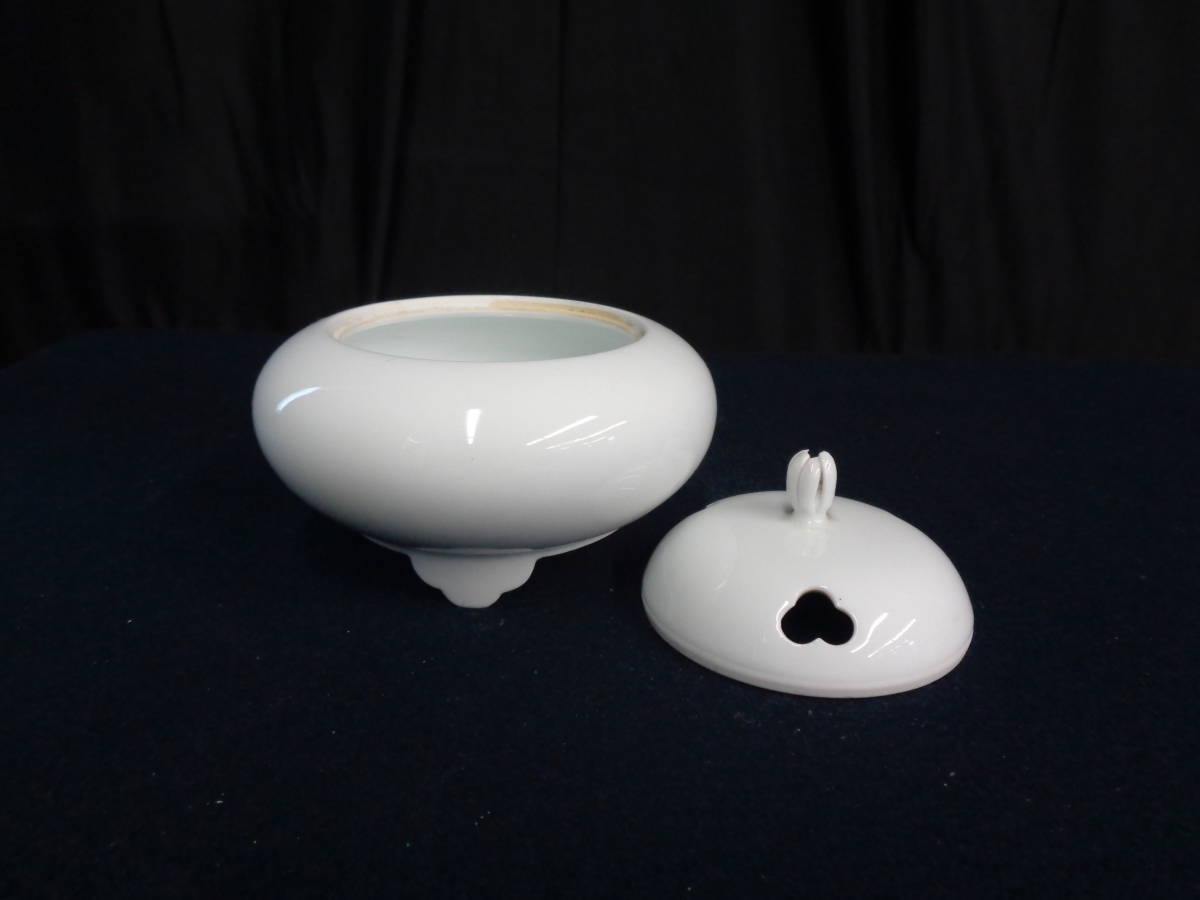 美術品・アンティーク・コレクション 井上萬二作「白磁香炉」共箱 人間