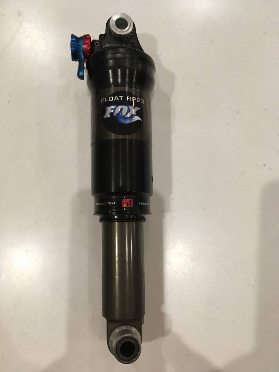 大人気，定番 FOX FLOAT RP23 軸間 200mm 現状渡し : 要補修(リアサスペンション)｜売買されたオークション情報、yahooの商品情報をアーカイブ公開 - オークファン リアサスペンション
