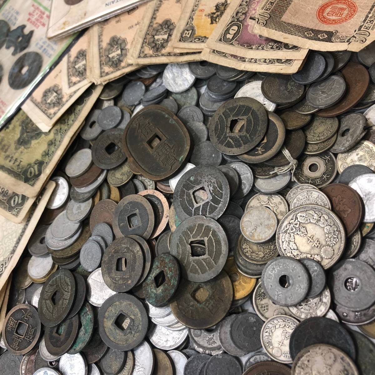 4623-4858】外国銭 古銭 おまとめ 総量約1.3kg ◇ 日本 海外 世界 アジア