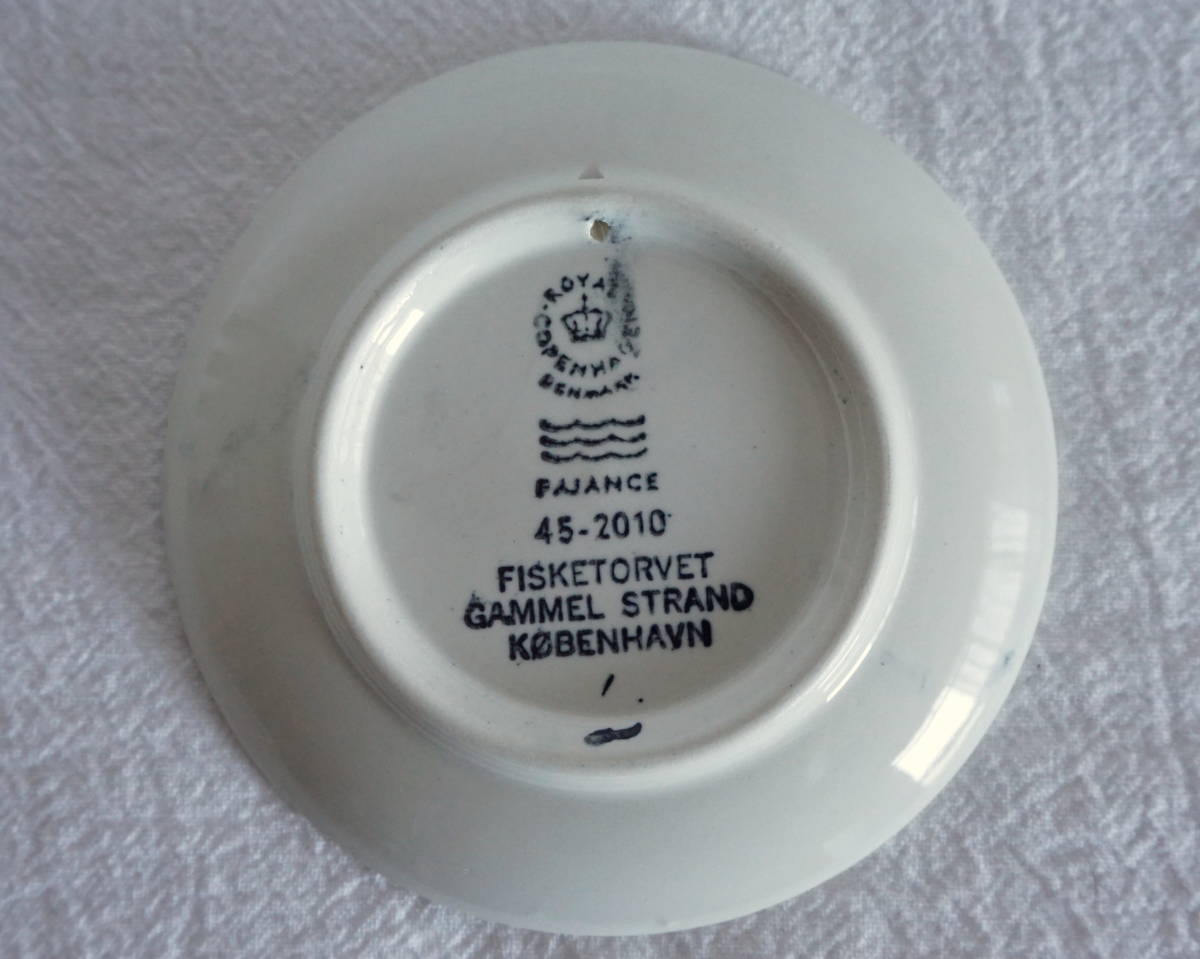 Rgs15 ロイヤルコペンハーゲン フィッシュマーケット 魚売り 絵皿 ミニプレート 直径約8 3cm １級品 デンマーク産 ロイヤルコペンハーゲン 売買されたオークション情報 Yahooの商品情報をアーカイブ公開 オークファン Aucfan Com