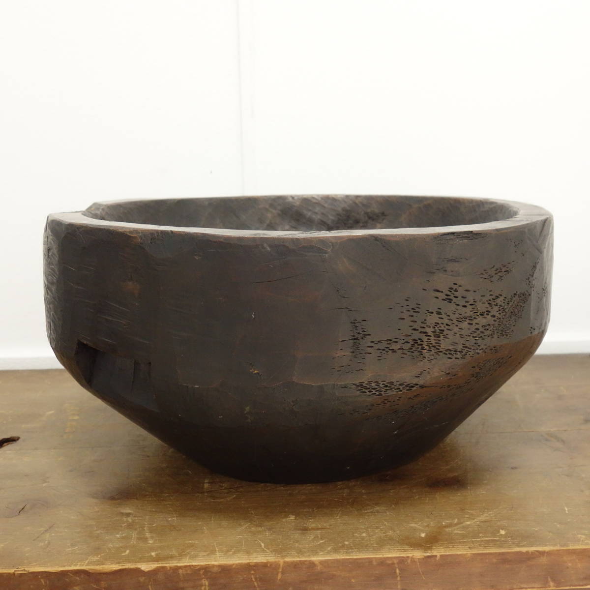 アフリカ民藝 くり抜き こね鉢 直径37cm 重さ7.4kg / 重量感あります