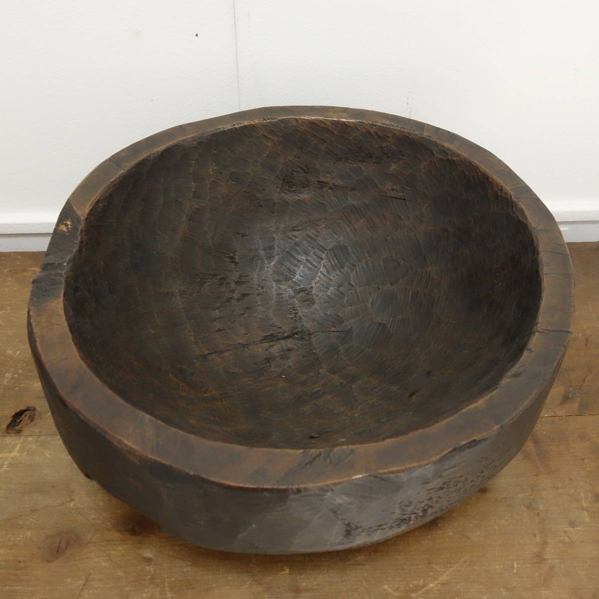 アフリカ民藝 くり抜き こね鉢 直径37cm 重さ7.4kg / 重量感あります