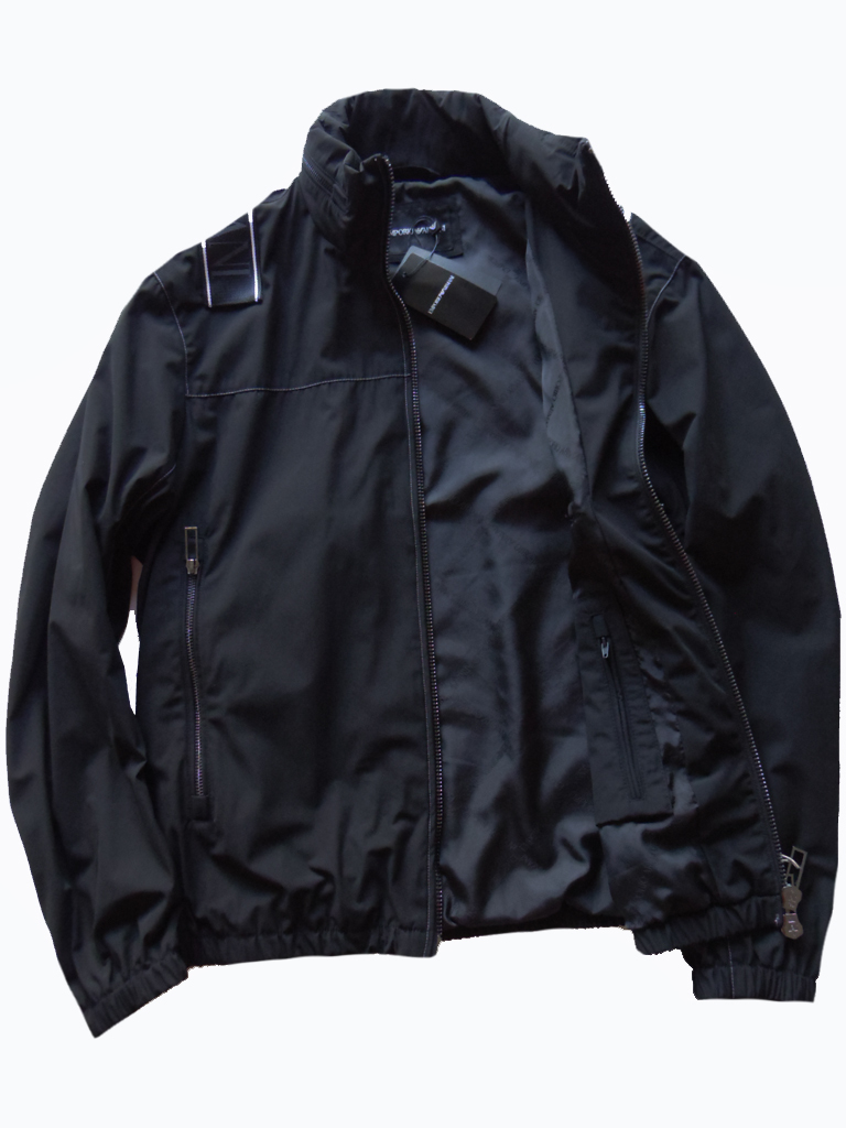 新品【EMPORIO ARMANI/アルマーニ】▼【背にロゴ入】便利な収納フード付属▼ブラック黒▼通年見込める立襟ブルゾン▼L EMPORIO ARMANI HOODIE COFT&frasl;パーカー&frasl;スウェット&frasl;ジップアップ&frasl;フーディー&frasl;ロゴ&frasl;エンポリオ EXTENDED M