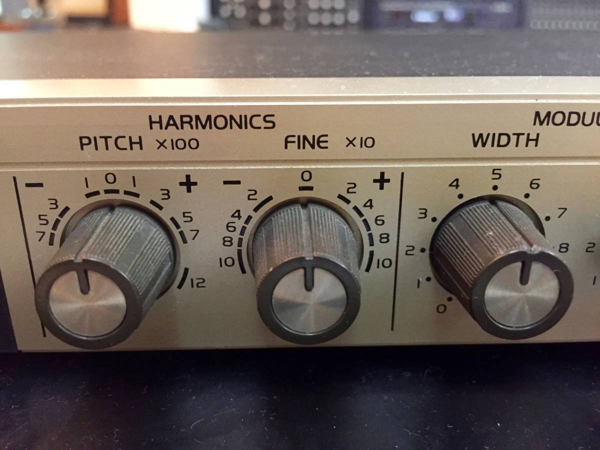 Maxon Harmonics/Delay HD1501 中古現状品 ボタンにサビようなもが浮い