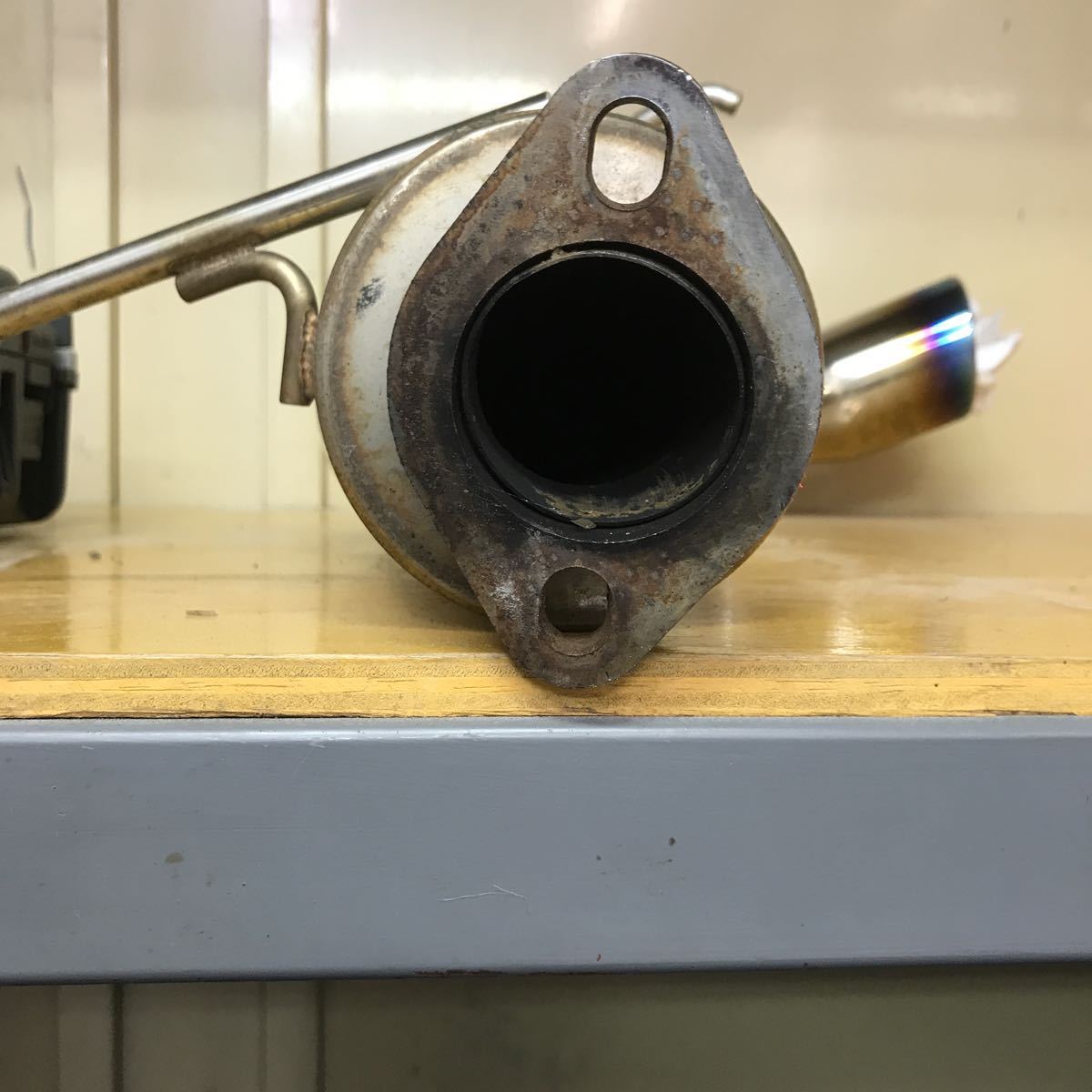 社外マフラー ジムニーJB 23W メーカー不明。 ジムニー JB23 メーカー