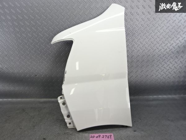 美品 ハイゼットカーゴ 純正フロント左フェンダー ホワイト ダイハツ純正 S320V ハイゼット フロント フェンダー 左側 助手席側 艶