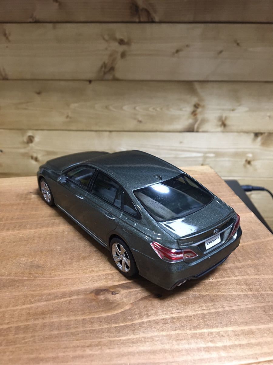 トヨタ クラウンアスリート 1/30 非売品 ミニカー プレミアムシルバー