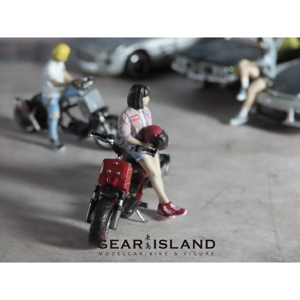 取り寄せ品 1/64 Gear Island - ホンダ ZOOMER カスタム 女子バイクセット