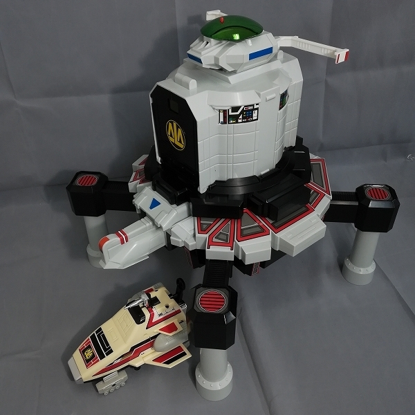 mL311c [当時物] バンダイ 超獣戦隊ライブマン 大型基地 グラン 