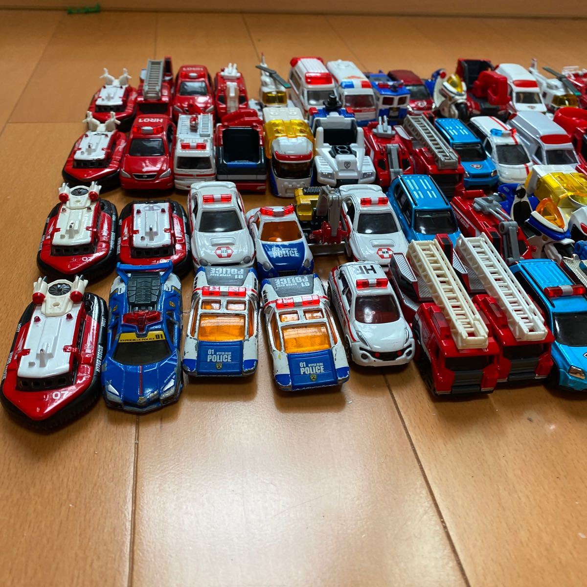 トミカ 大量　まとめて　80台セット　ハイパーレスキュー　ハイパーブルーポリス　ハイパービルダー　ヒーロートミカ　マグナムレスキュー