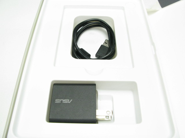 8.0 ZenPad ASUS 市場買付 CA対応、7.9型QXGA液晶 極美品SIM