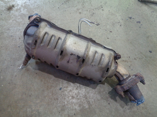 フィット 触媒 GD2 L13A ホンダ キャタライザー センサー2個タイプ