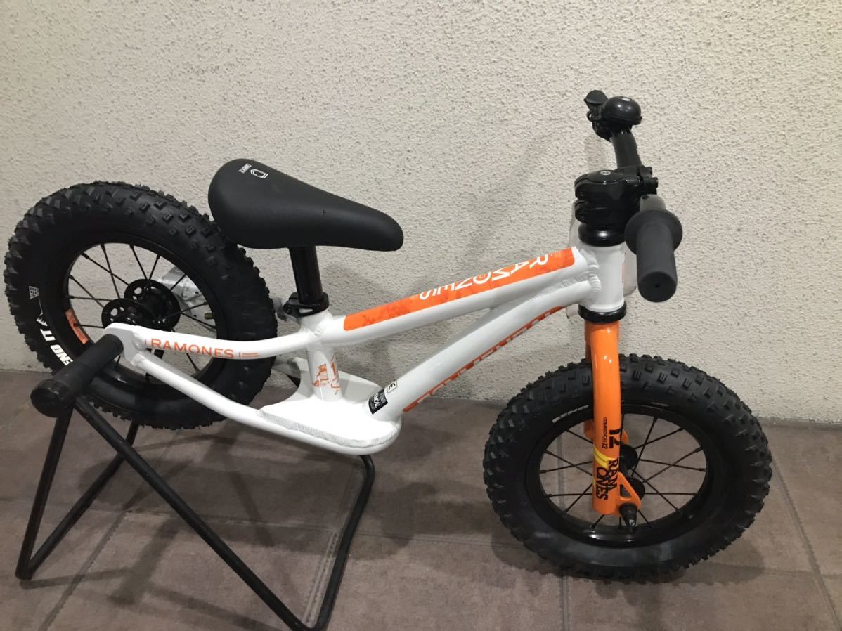 COMMENCAL コメンサル RAMONES 12インチ キックバイク 自転車本体 車・バイク・自転車