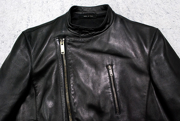 最高峰の名作 トムフォード期 定価58万円 Gucci グッチ Vera Pelle認定の極上羊革 中綿入り 最高級レザーライダースジャケット 黒 44 ジャンパー ブルゾン 売買されたオークション情報 Yahooの商品情報をアーカイブ公開 オークファン Aucfan Com