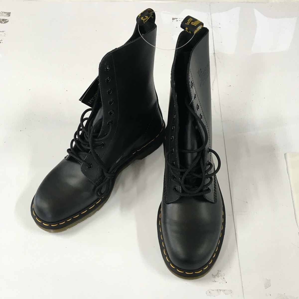 爆買い，本物保証 00315-L36 DR. MARTENS ドクターマーチン UK9 メンズ スニーカー 靴 展示品 シューズ(メンズシューズ)｜売買されたオークション情報、yahooの商品情報をアーカイブ公開 - オークファン その他