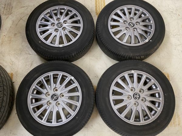 トヨタ エスクァイア 純正 ZWR8015インチアルミ トヨタ純正