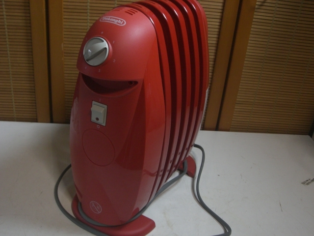 デロンギ オイルヒーター TRN0505JS 動作良好 オイル密閉式 ミニ 