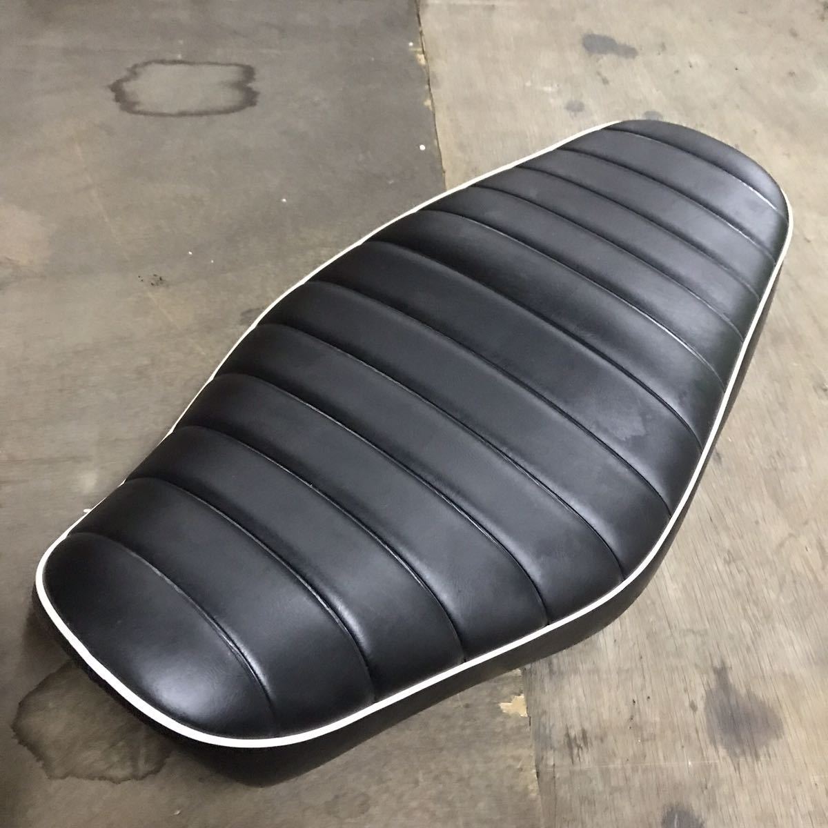 W650 カワサキ W400 W800 純正シート 中古 純正 破れ無し！カワサキ 