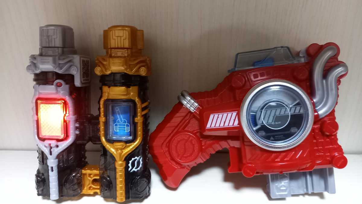 仮面ライダービルド DXフルフルラビットタンクボトル&ハザード 