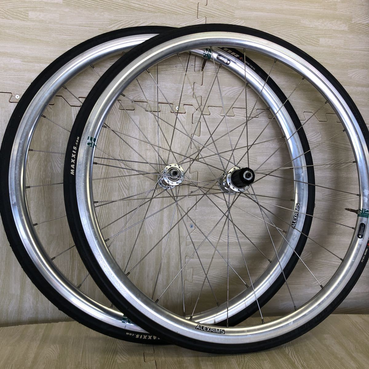 【豊富な】 70028c ALEXRIMS ETRTO 6061 ALLOY CAMBODIA(27インチ、700C)｜売買されたオークション情報、yahooの商品情報をアーカイブ公開 - オークファン ホイール（完組、手組）