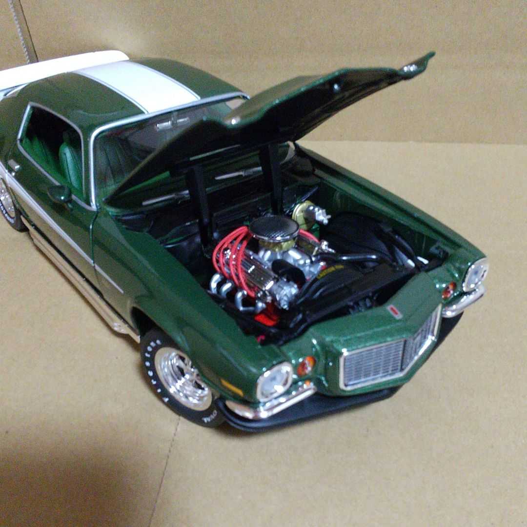 希少 オートワールド 1⁄18 1972 カマロ camaro クリームイエロー 希少