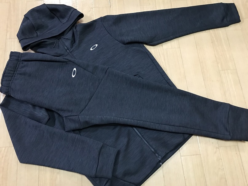 定番，高品質 OAKLEY オークリー Enhance Grid Fleece 上下セット FOA400835 FOA400822 Blackout Ｍ(その他)｜売買されたオークション情報、yahooの商品情報をアーカイブ公開 - オークファン ジャージ