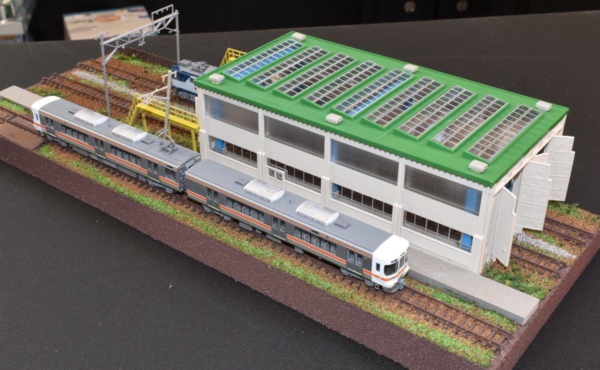Nゲージ 複線機関庫3線路 ひな壇 鉄道模型ジオラマ展示台40×15cm SAZAN