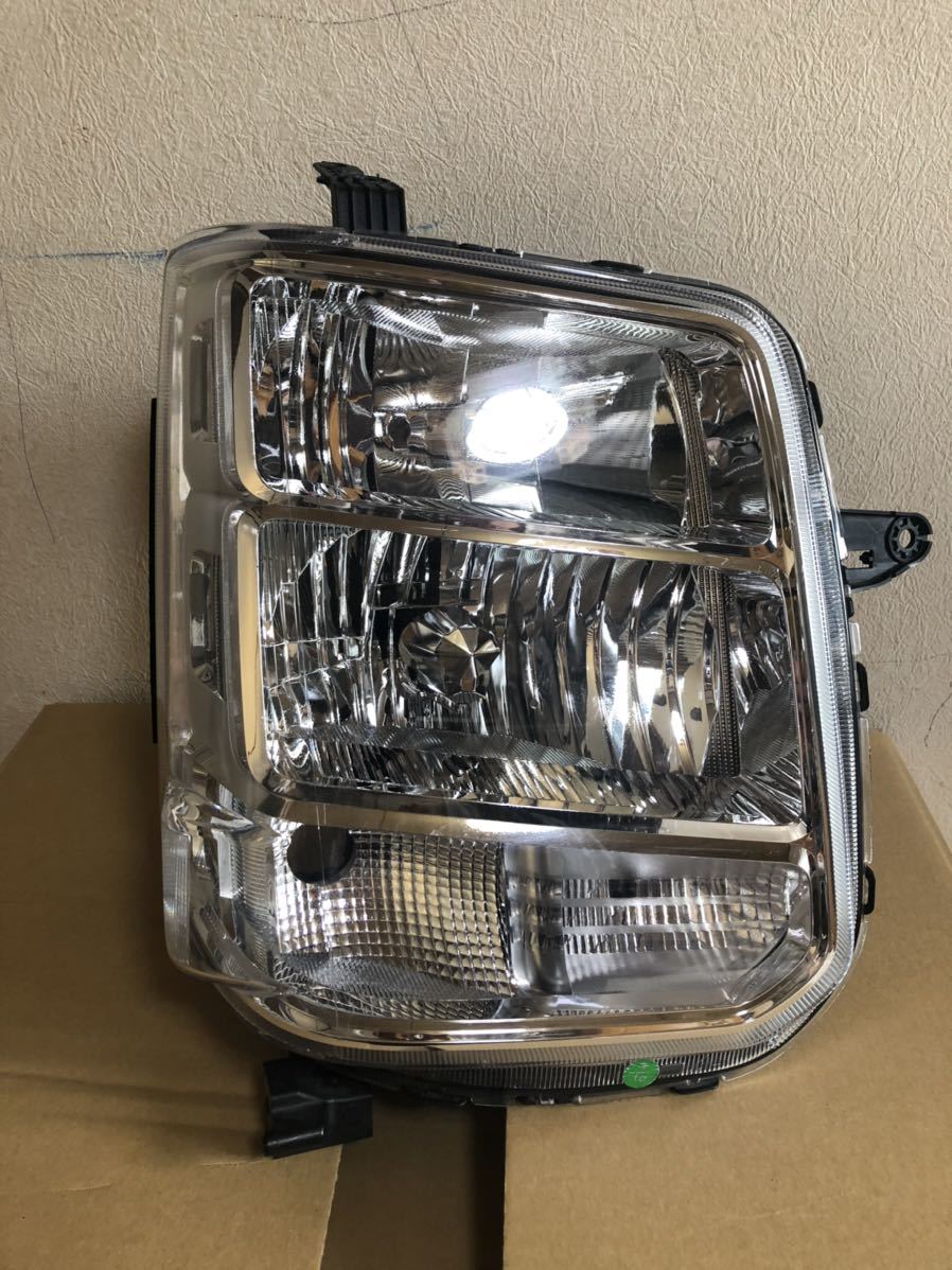 即決 エブリィ DA17 クリッパーリオ DR17 右ライト HID LE14C6329