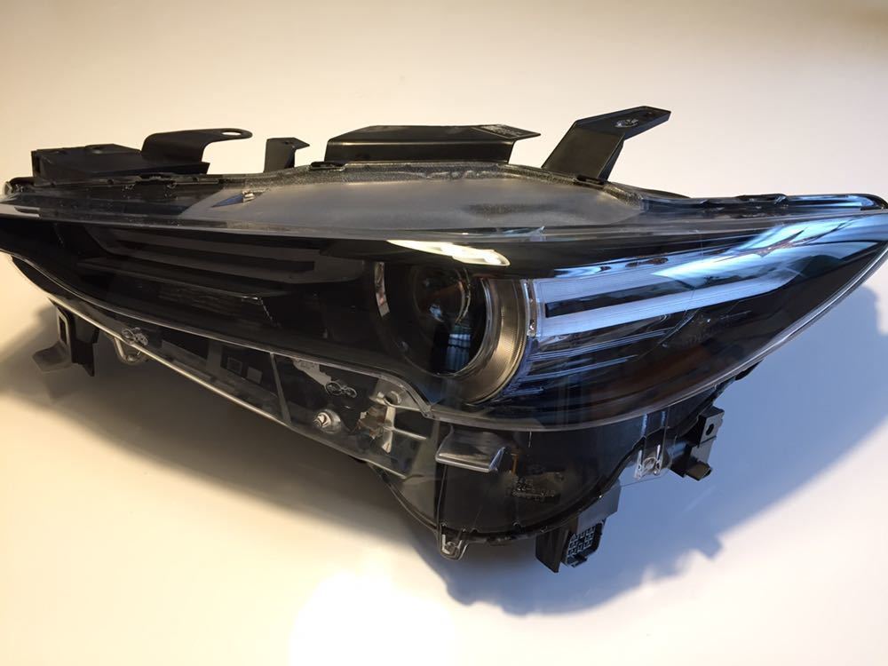 マツダ純正 CX-5 ジャンク 左 ヘッドライト 一部破損 お得，新作登場 マツダCX-8、CX-5共通 左ヘッドライト中古LED割れ