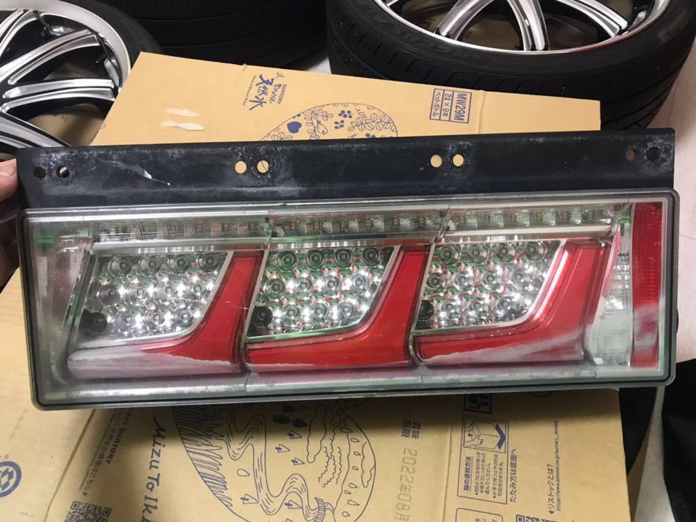 KOITO制テール コイトテール 220-11075 右側