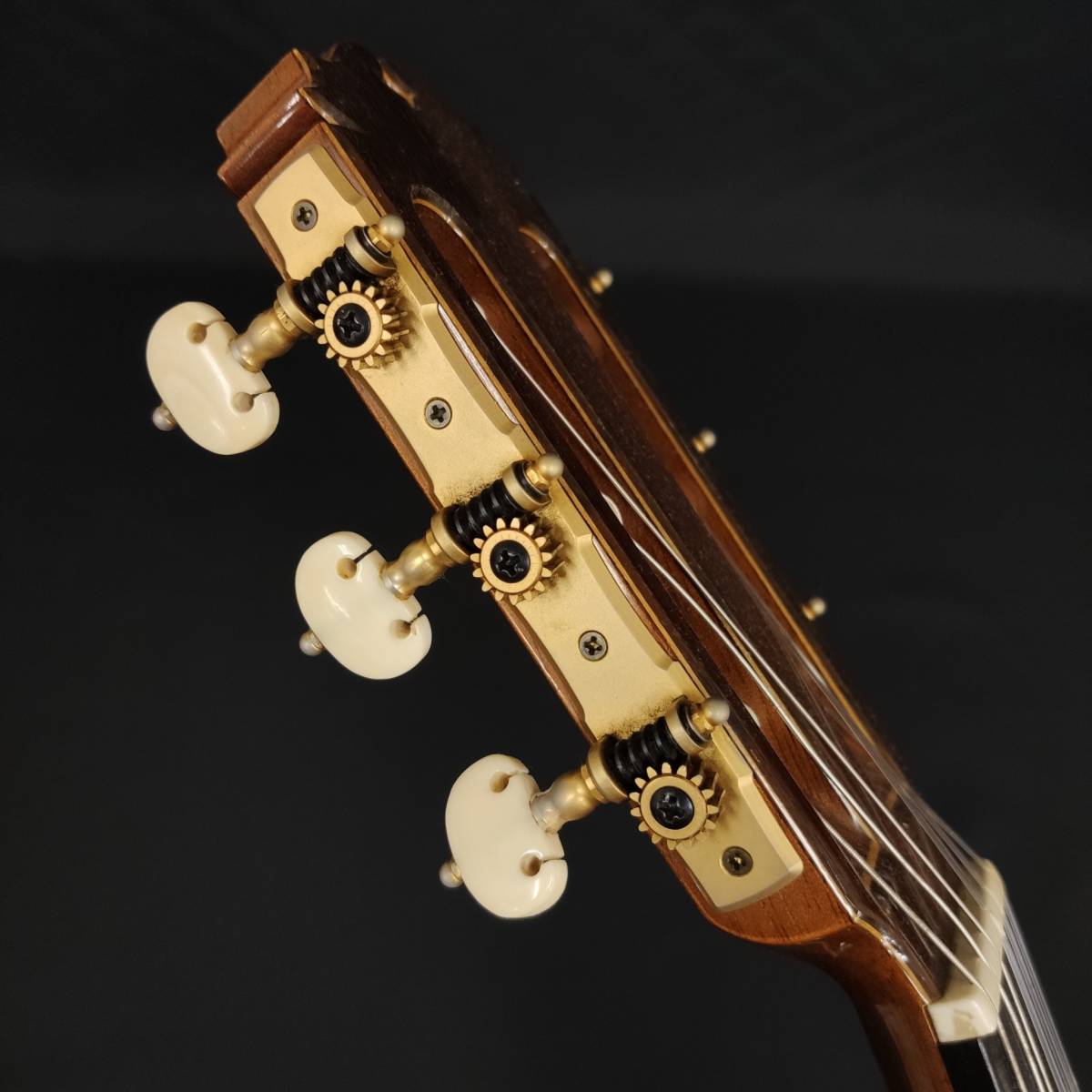 A05z10I 福岡発 MASARU KOHNO 河野 賢 クラシックギター 『MAESTRO 