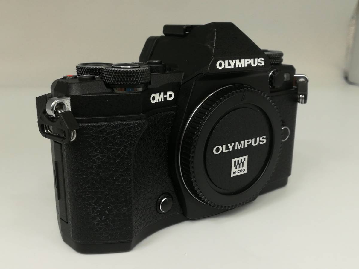 じゃんぱら大阪本店】OLYMPUS OM-D E-M5 Mark II ボディー ブラック
