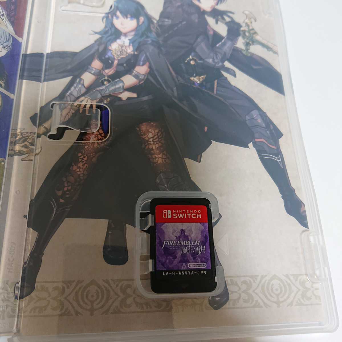 Nintendo Switch ニンテンドースイッチ ファイアーエムブレム風花雪月 FE風花雪月 送料無料 Nintendo Switch 機能・特長を比較する｜Nintendo ネオンブルー&frasl;ネオンレッド 任天堂 U越え。発売10か月で、4年