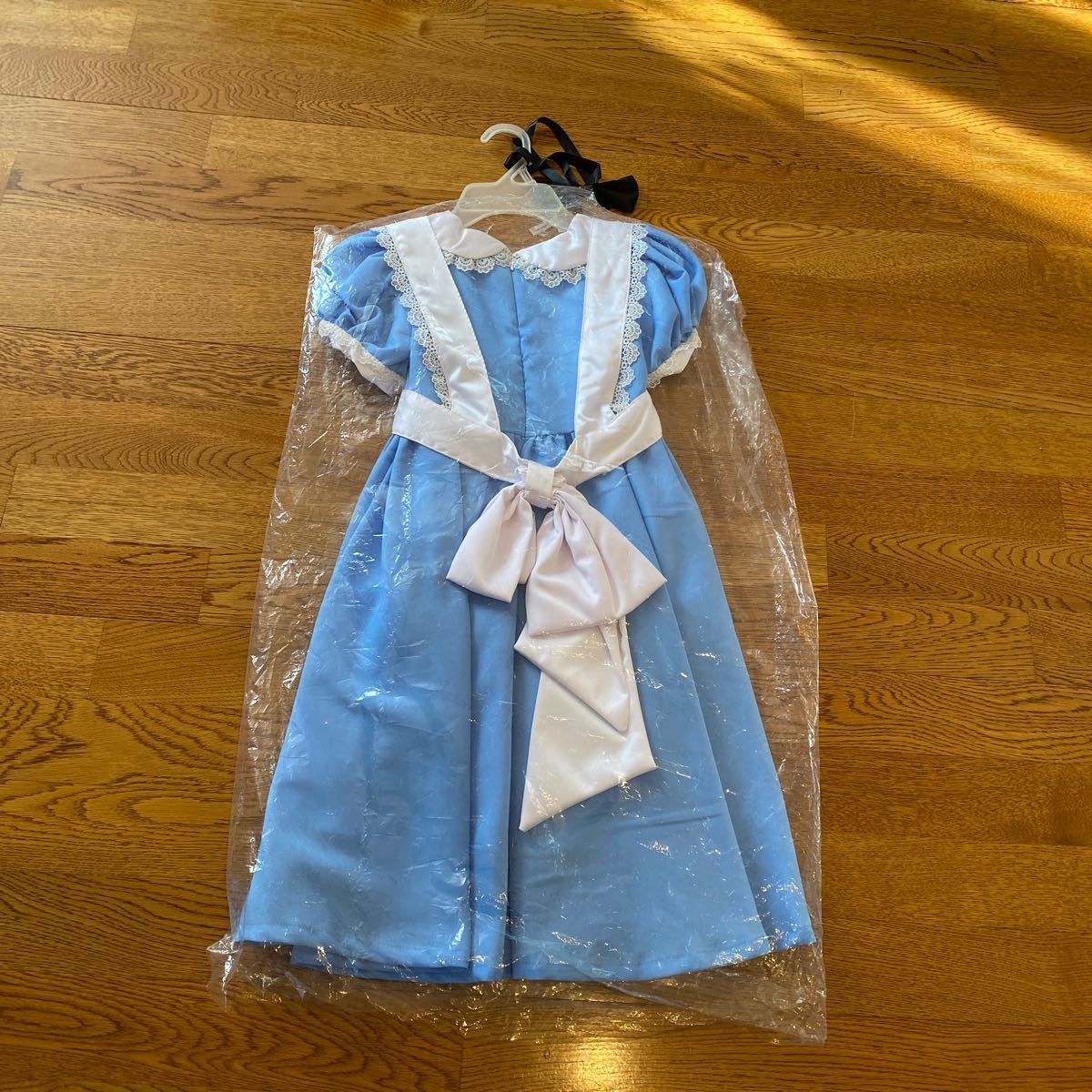 ディズニーランド購入 不思議の国のアリス アリス ドレス 130センチ 130 125 134cm 売買されたオークション情報 Yahooの商品情報をアーカイブ公開 オークファン Aucfan Com