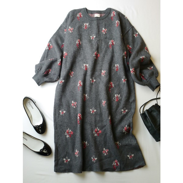 フェリシモ Felissimo 今日をご機嫌に過ごす パッと華やぐ 花柄 クルーネック ロング マキシ ニット ワンピース Ll Xlサイズ以上 売買されたオークション情報 Yahooの商品情報をアーカイブ公開 オークファン Aucfan Com
