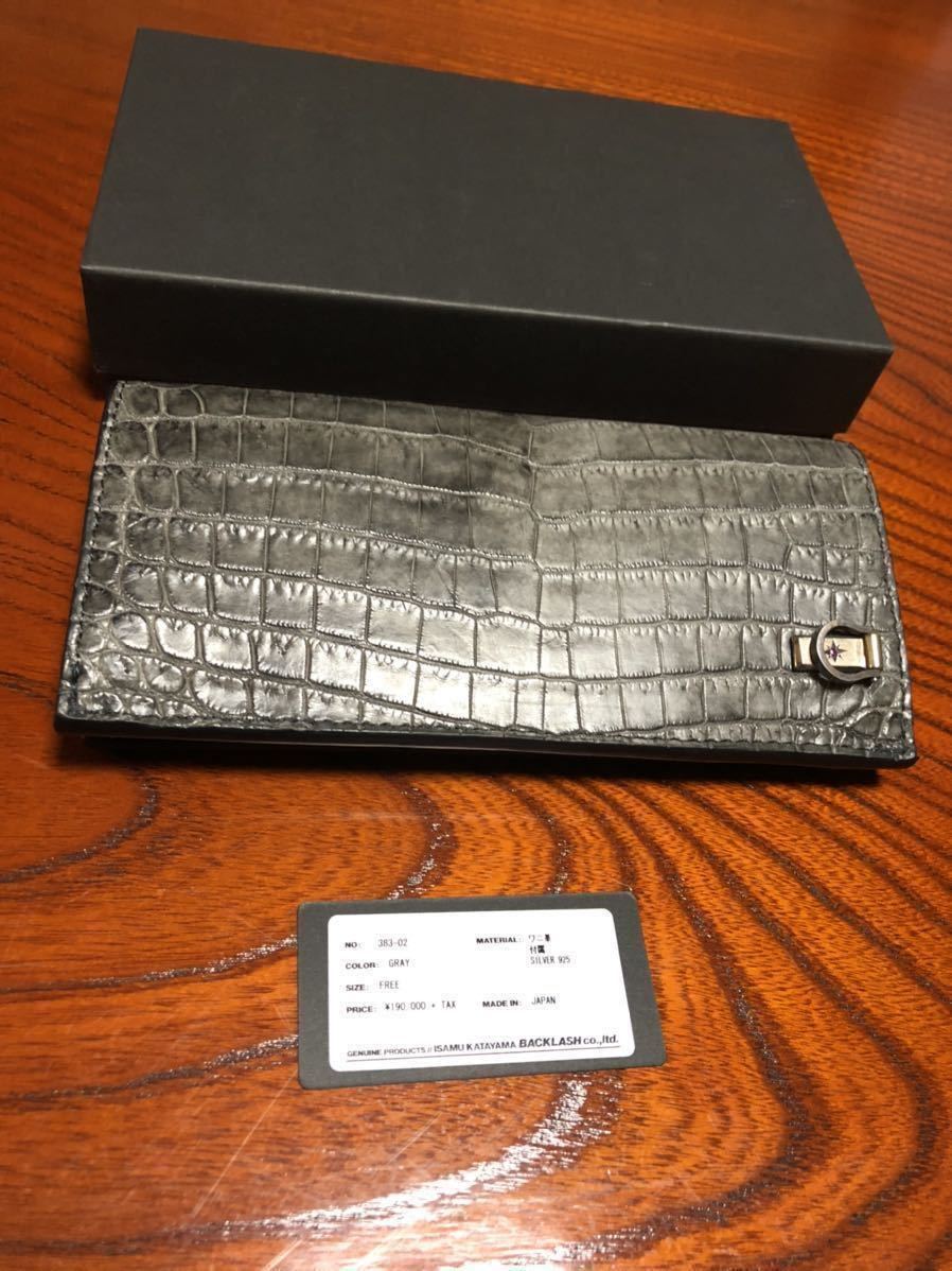 ISAMU KATAYAMA BACKLASH - ISAMU KATAYAMA BACKLASH イサムカタヤマバックラッシュ クロコ墨染小銭入れCROCODYLUS(GY) 383-04 | 4.444glad | イサムカタヤマバックラッシュ クロコダイルコインケース墨染 | 小物