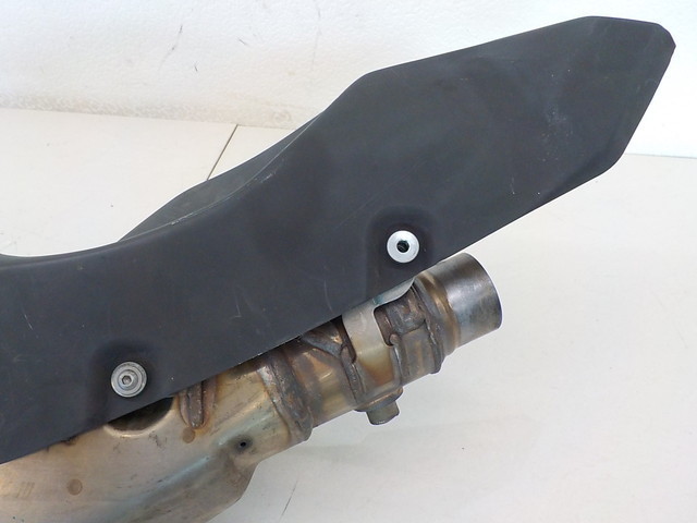 ありがとうございます。 D168○○純正 カワサキ ゼファー1100 テールカウル 14090-1175 中古 4