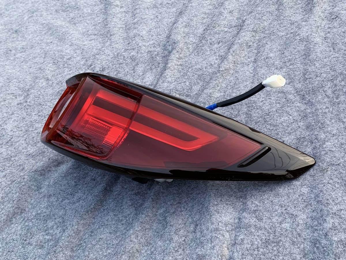 CX-5 KF系■純正 LED テールランプ 右外側 美中古品 R 運転席側 右側 テールライト (KFEP/KF2P/KF5P) CX-5 マツダ 右 17-21y KF系 KE前期純正テールランプ一式