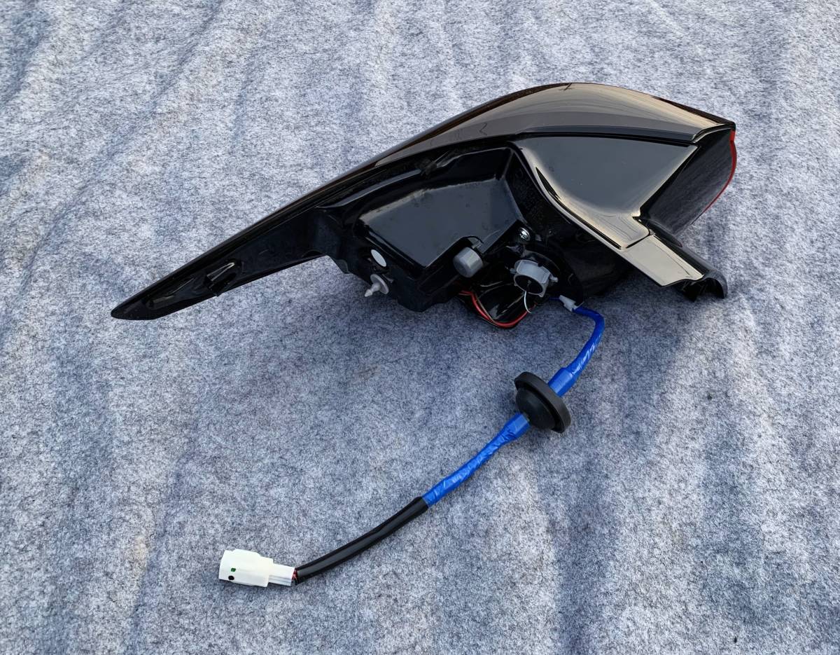 CX-5 KF系■純正 LED テールランプ 右外側 美中古品 R 運転席側 右側 テールライト (KFEP/KF2P/KF5P) CX-5 マツダ 右 17-21y KF系 KE前期純正テールランプ一式