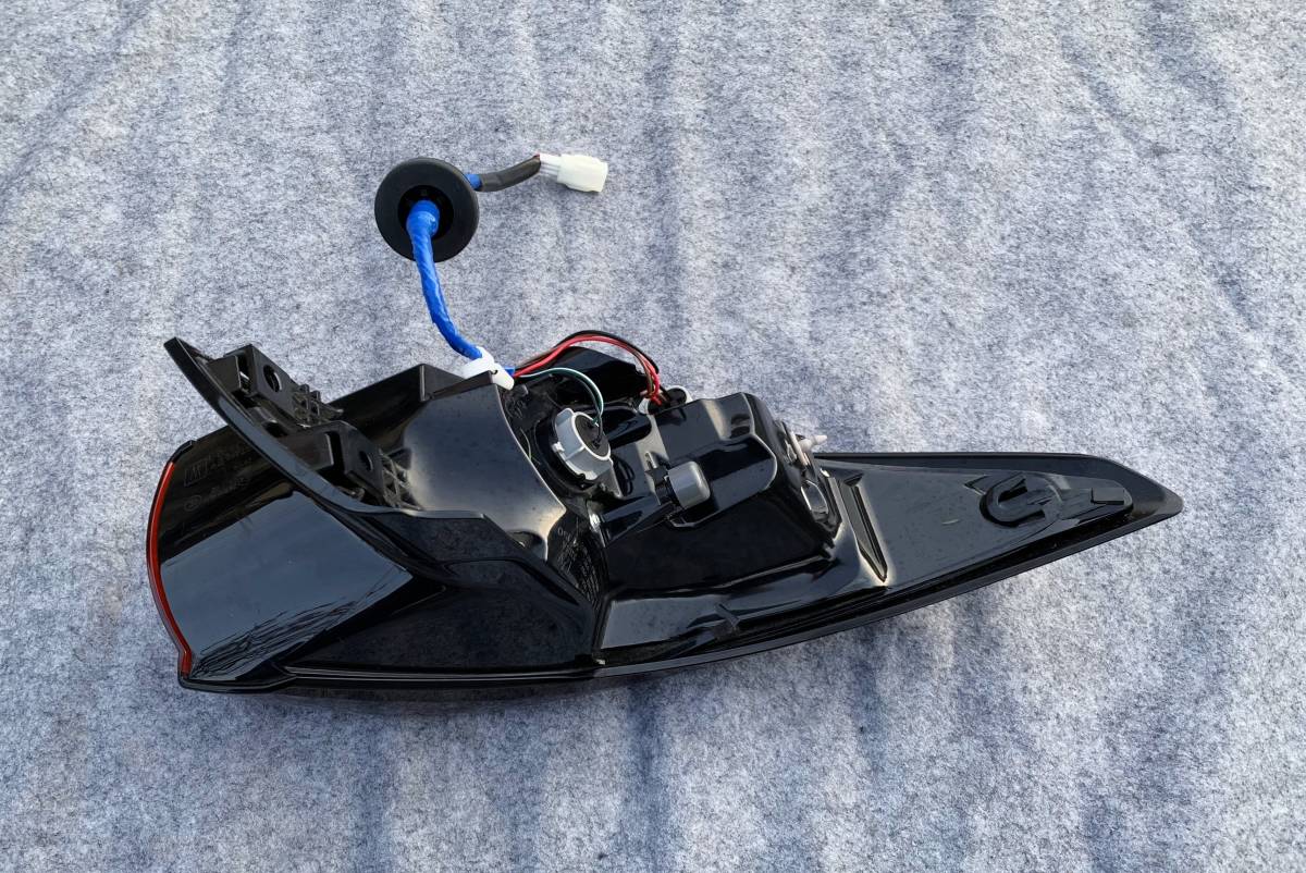 CX-5 KF系■純正 LED テールランプ 右外側 美中古品 R 運転席側 右側 テールライト (KFEP/KF2P/KF5P) CX-5 マツダ 右 17-21y KF系 KE前期純正テールランプ一式