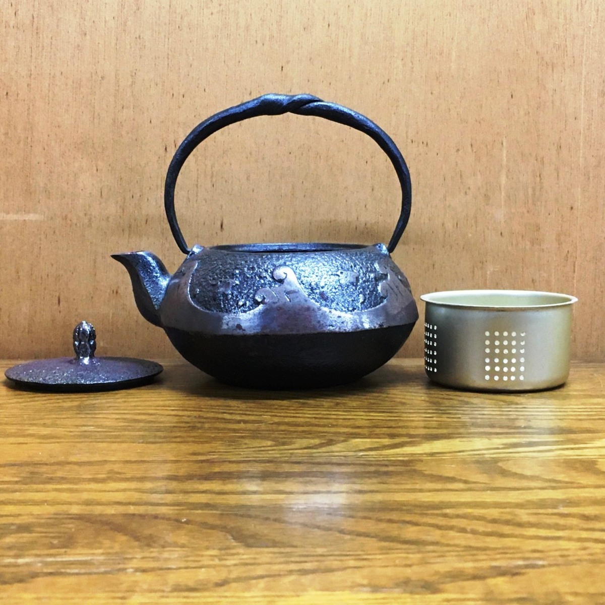 未使用品 南部照光堂造 15型アラレ 南部鉄瓶 南部鉄器 鉄瓶